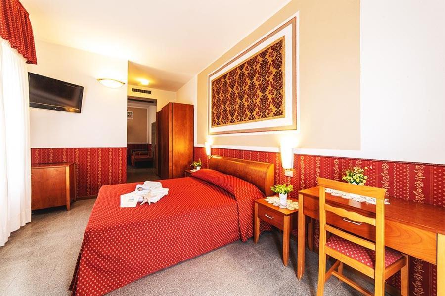 Hotel Napoleon Cattolica Exterior foto
