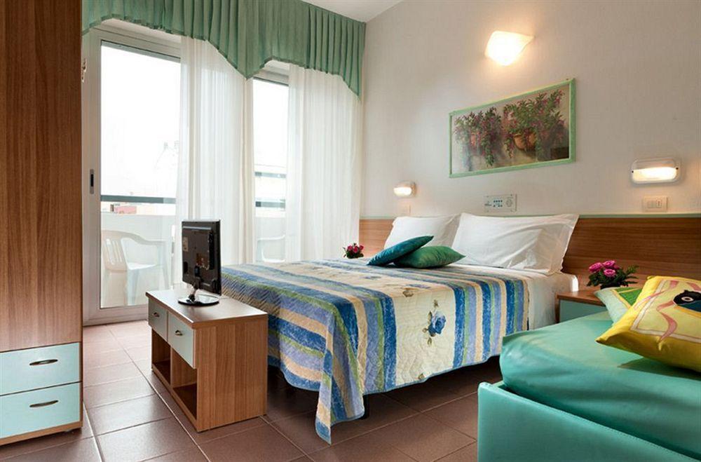 Hotel Napoleon Cattolica Exterior foto
